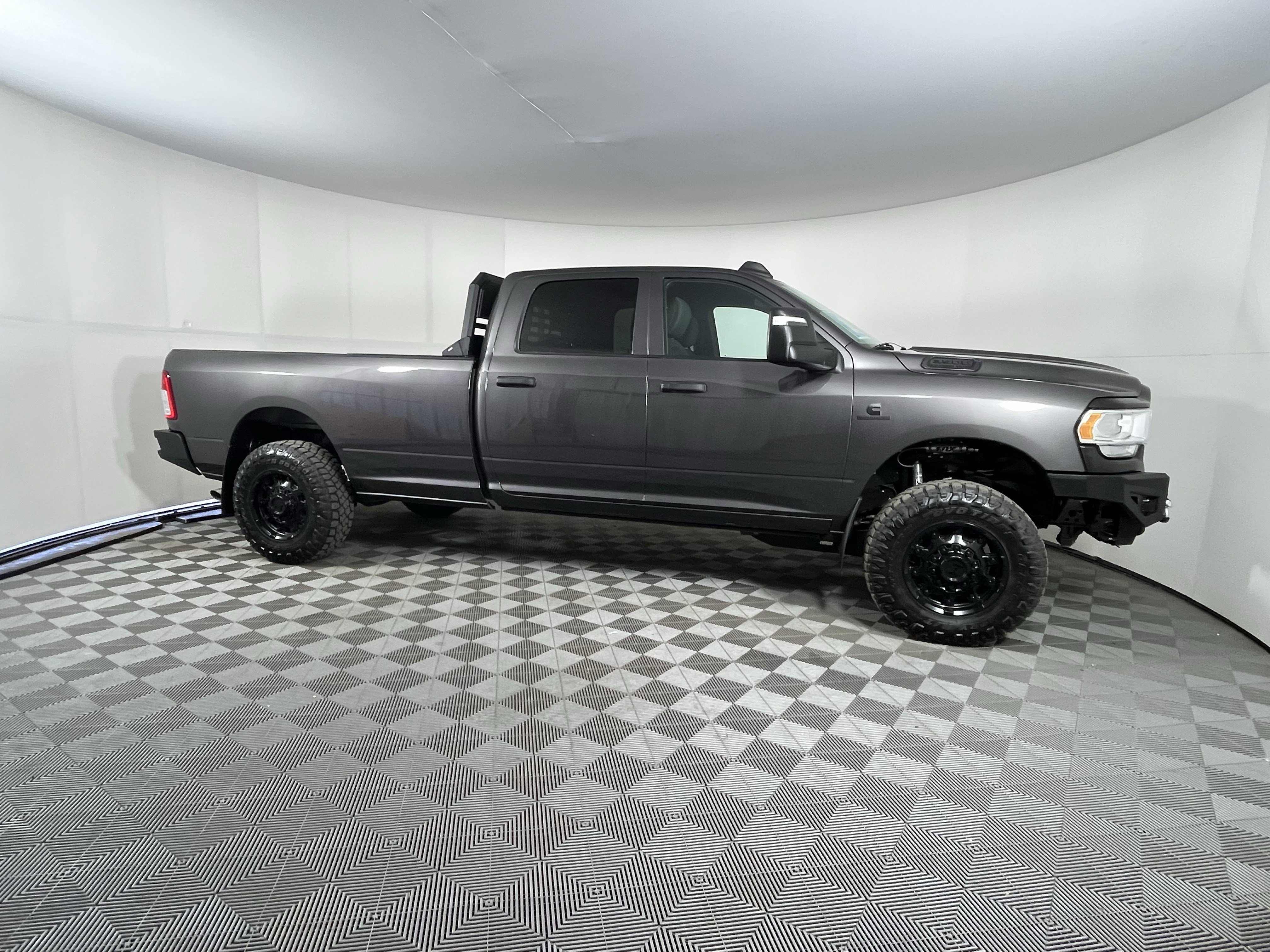 Used 2024 RAM 3500 Tradesman w/ Chrome Appearance Group image 5