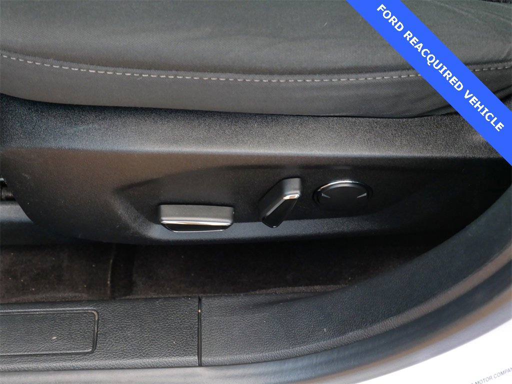 Used 2019 Ford Fusion SE image 11