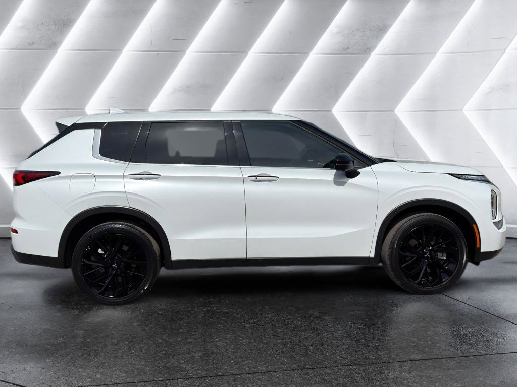 Used 2023 Mitsubishi Outlander SE Black Edition AWD/4WD image 8
