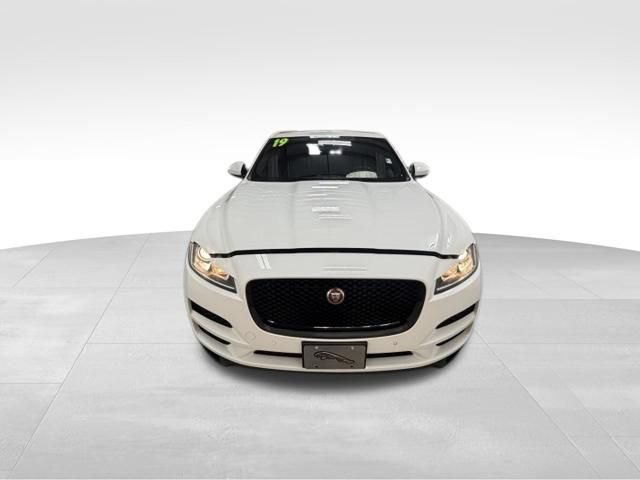Used 2019 Jaguar F-PACE Premium AWD/4WD image 3