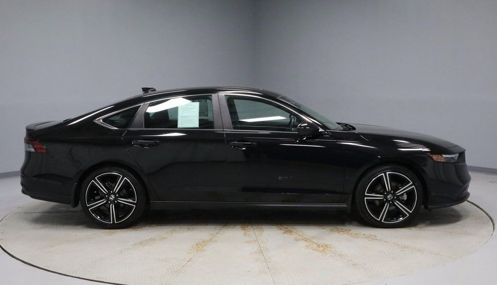 Used 2024 Honda Accord Sport image 11