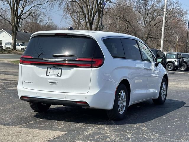 New 2026 Chrysler Pacifica Select FWD image 33
