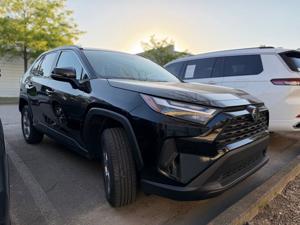 Used 2025 Toyota RAV4 XLE FWD image 4
