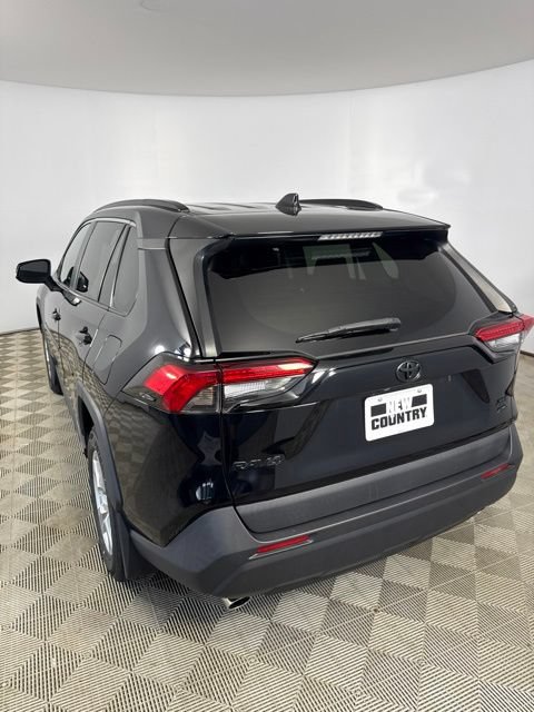 Used 2019 Toyota RAV4 XLE AWD/4WD image 5