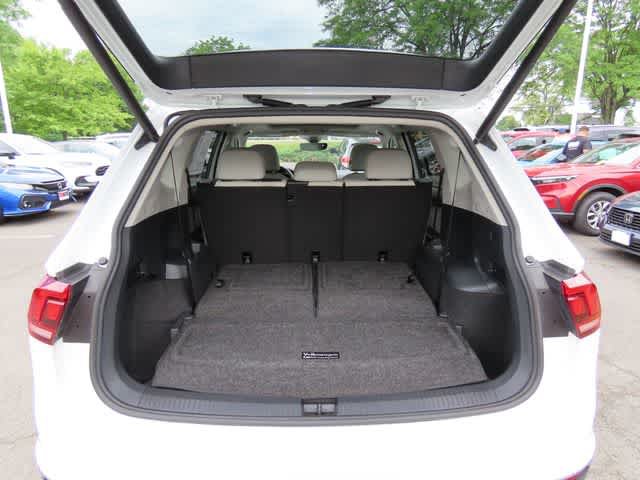 Used 2021 Volkswagen Tiguan SEL w/ 3rd Row Seat Package AWD/4WD image 12