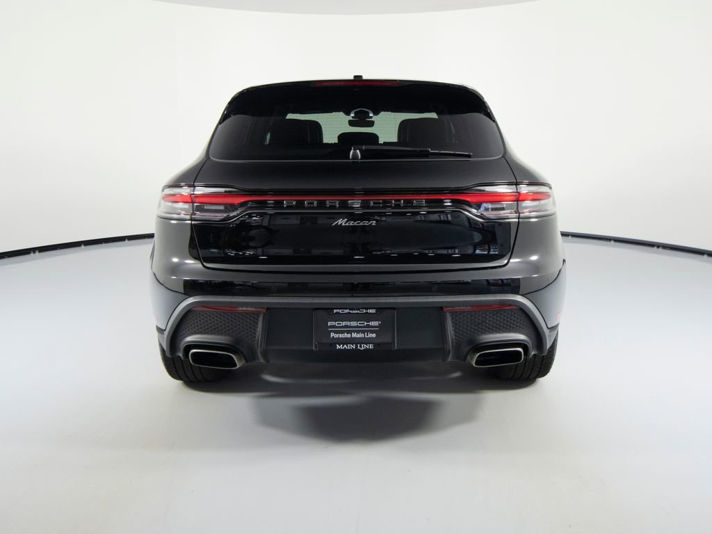 Certified 2025 Porsche Macan image 9