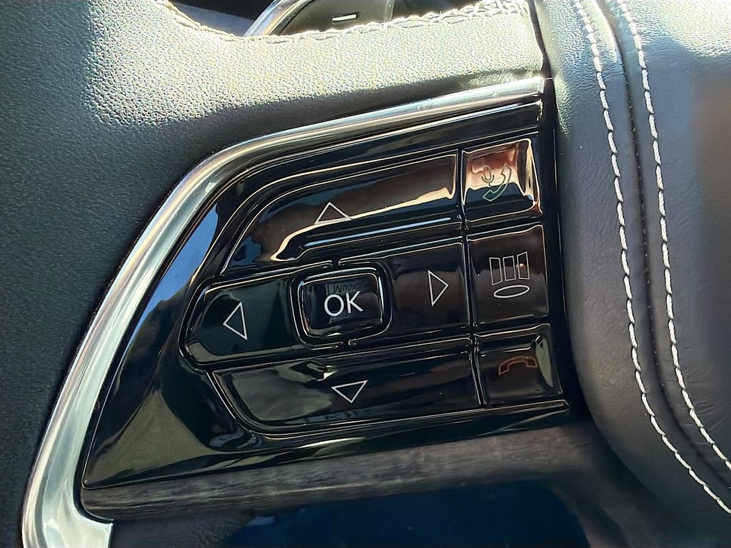 Used 2023 Jeep Grand Cherokee Overland image 39