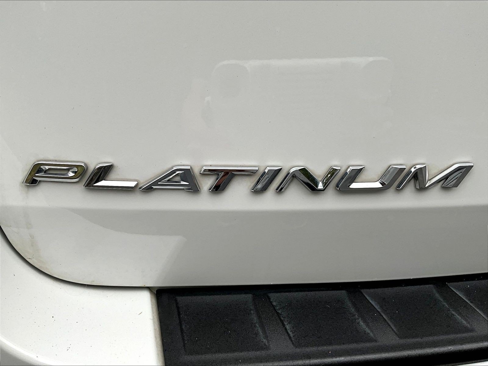 Used 2025 Ford Explorer Platinum w/ Ultimate Package AWD/4WD image 24