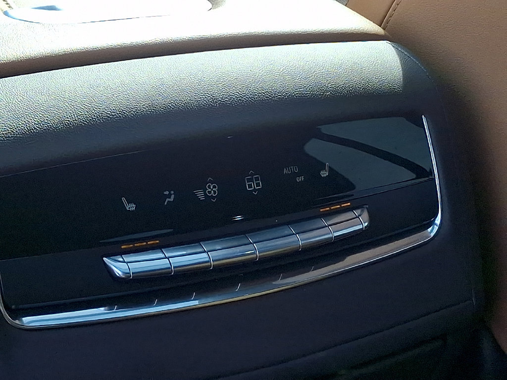 Certified 2021 Cadillac Escalade Premium Luxury w/ Performance Package AWD/4WD image 11