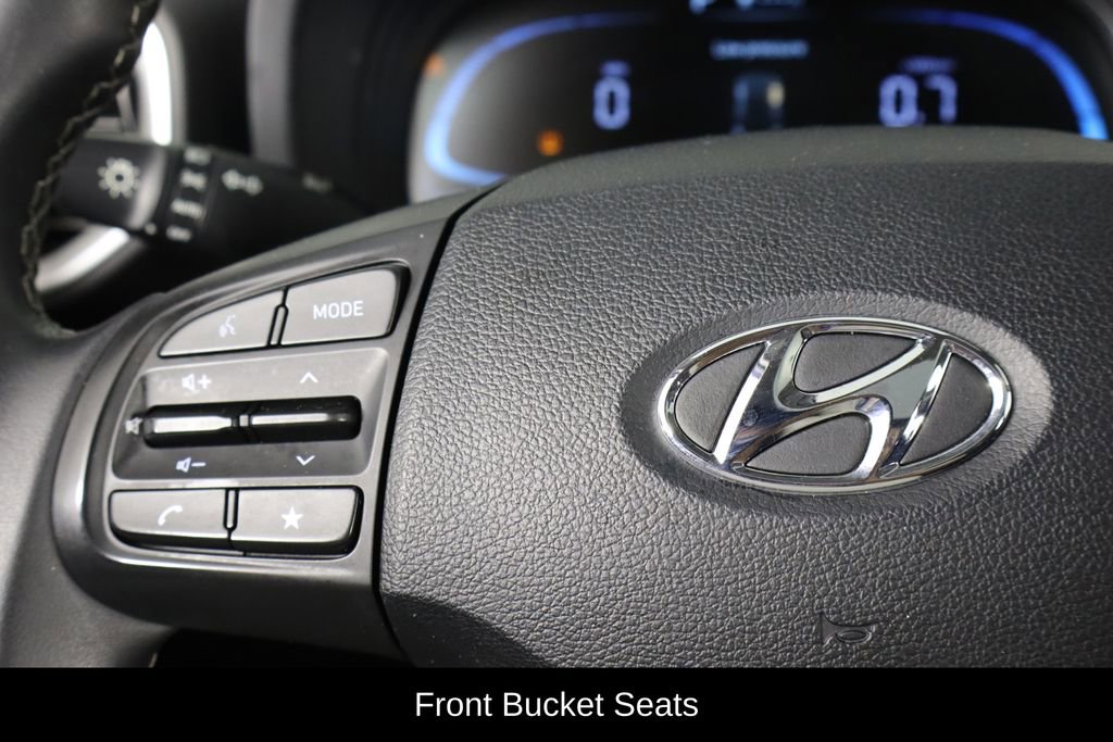 Used 2025 Hyundai Venue SEL FWD image 8