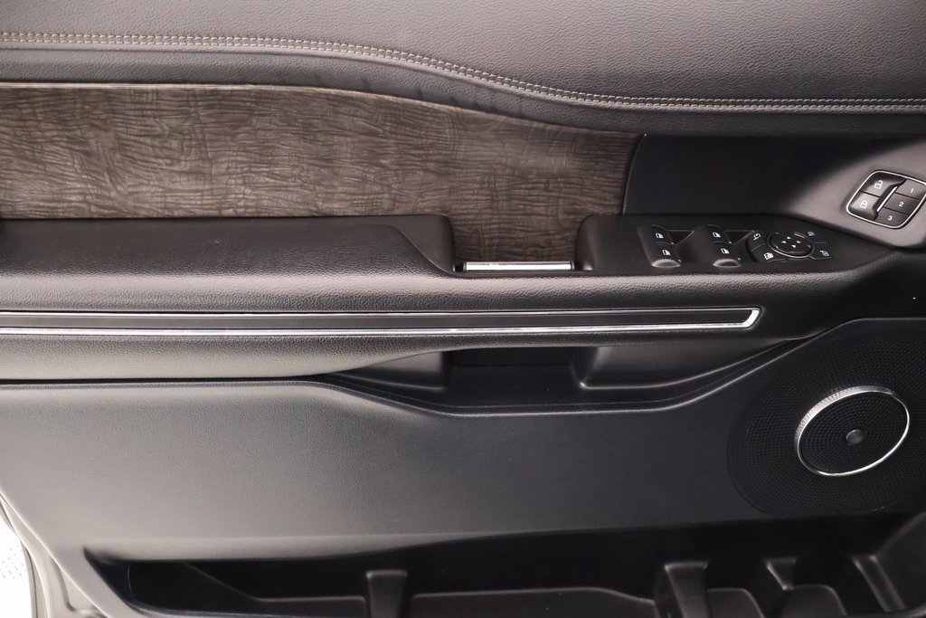 Used 2021 Ford Expedition Max Limited image 18