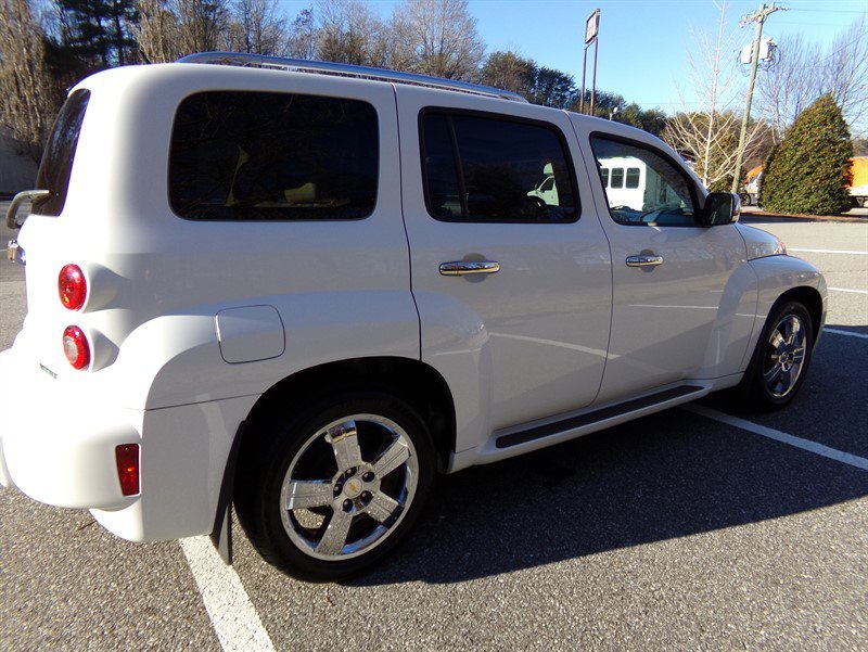 Used 2010 Chevrolet HHR LT w/ LT Preferred Equipment Group image 8