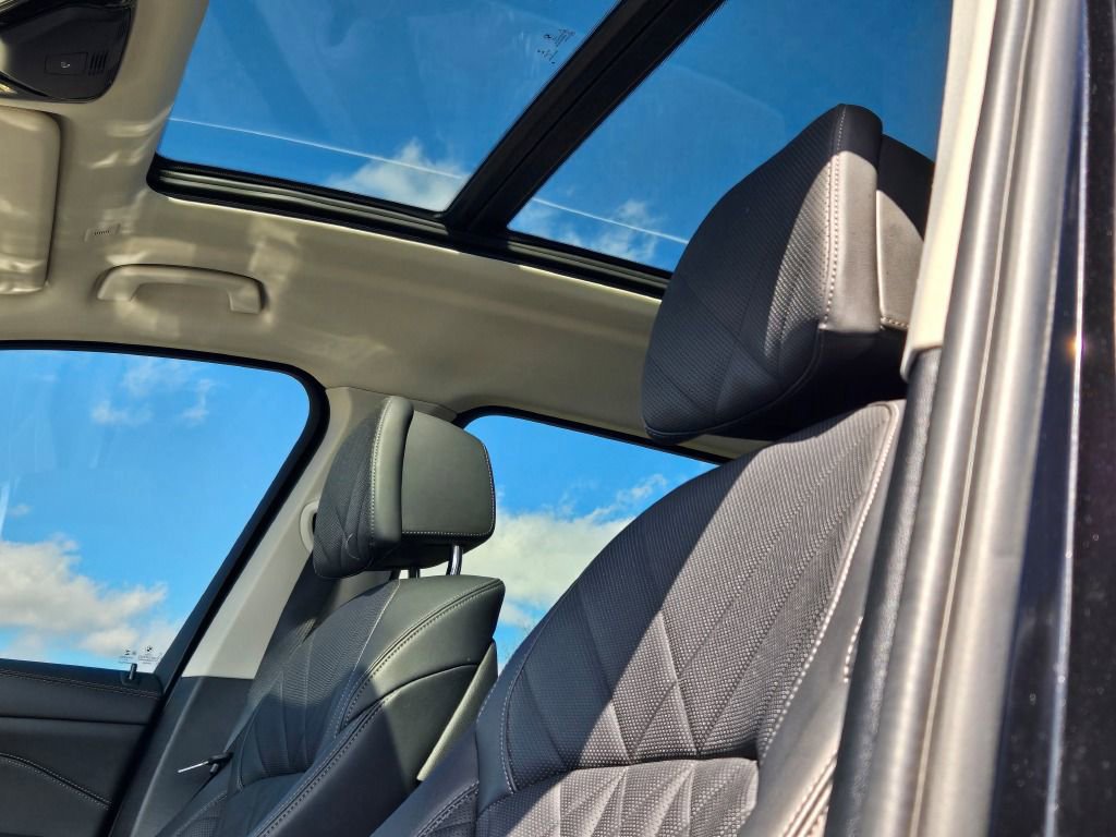 Used 2023 BMW X7 xDrive40i image 3