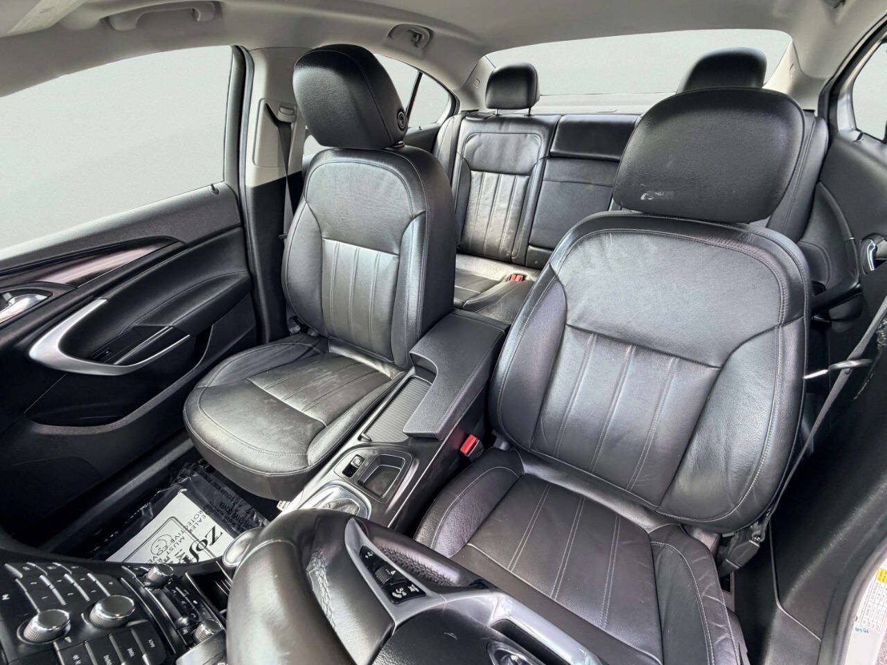 Used 2011 Buick Regal CXL w/ RL3 Preferred Equipment Group FWD image 17