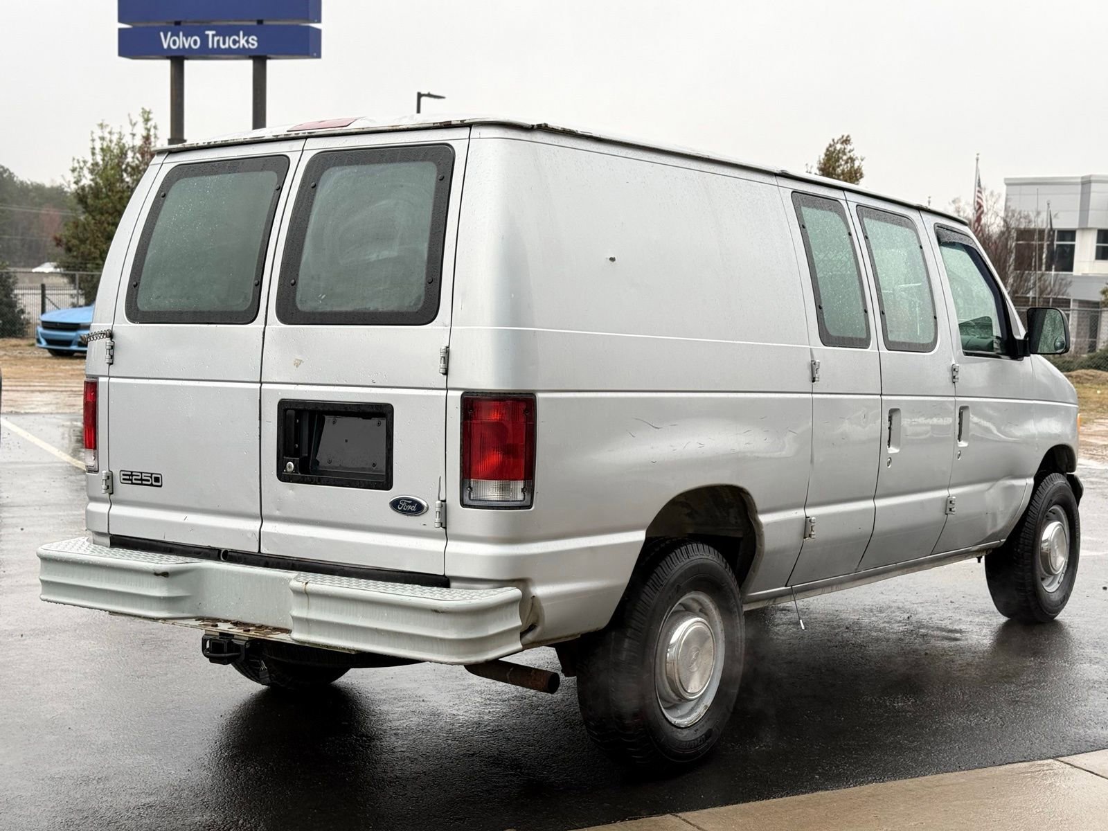 Used 1999 Ford E-250 and Econoline 250 RWD image 7
