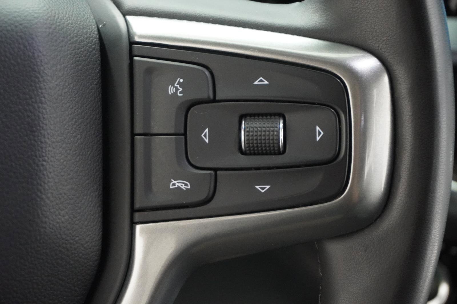 Used 2023 Chevrolet Silverado 1500 LT w/ Z71 Off-Road Package image 19
