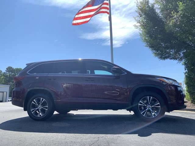 Certified 2019 Toyota Highlander LE AWD/4WD image 9