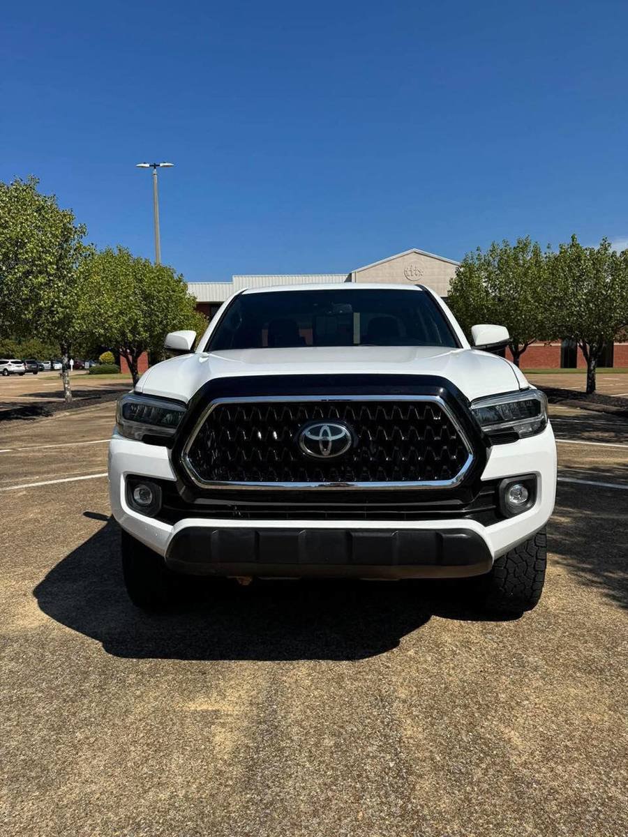 Used 2023 Toyota Tacoma TRD Off-Road AWD/4WD image 3