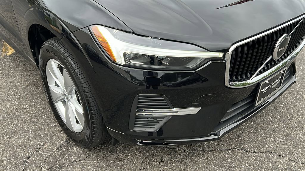 Used 2022 Volvo XC60 B5 Momentum w/ Climate Package image 13