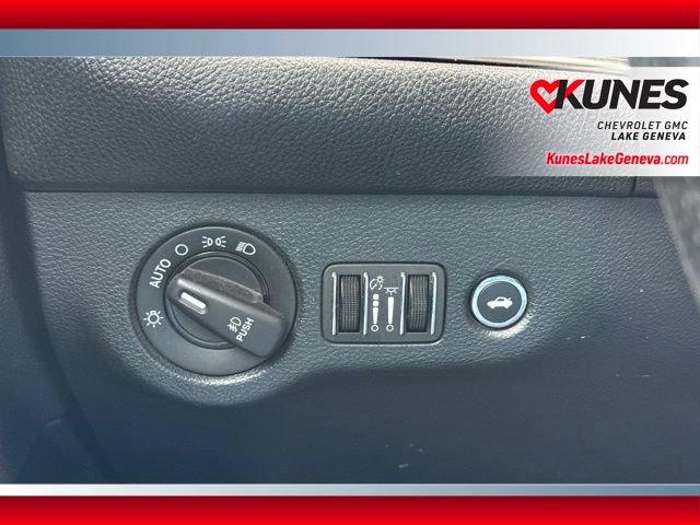 Used 2017 Dodge Challenger R/T w/ Quick Order Package 28P T/A RWD image 32