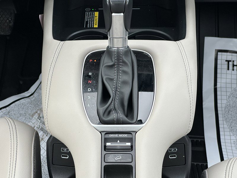 Used 2024 Honda HR-V EX-L image 16