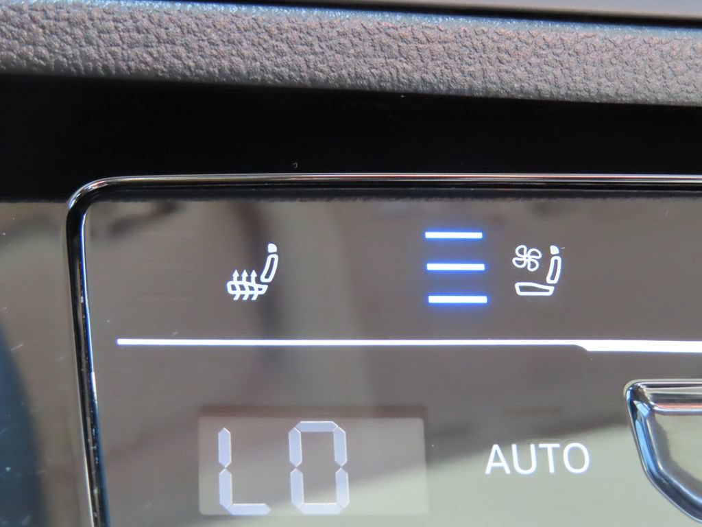 Used 2025 Volkswagen Jetta SEL FWD image 8