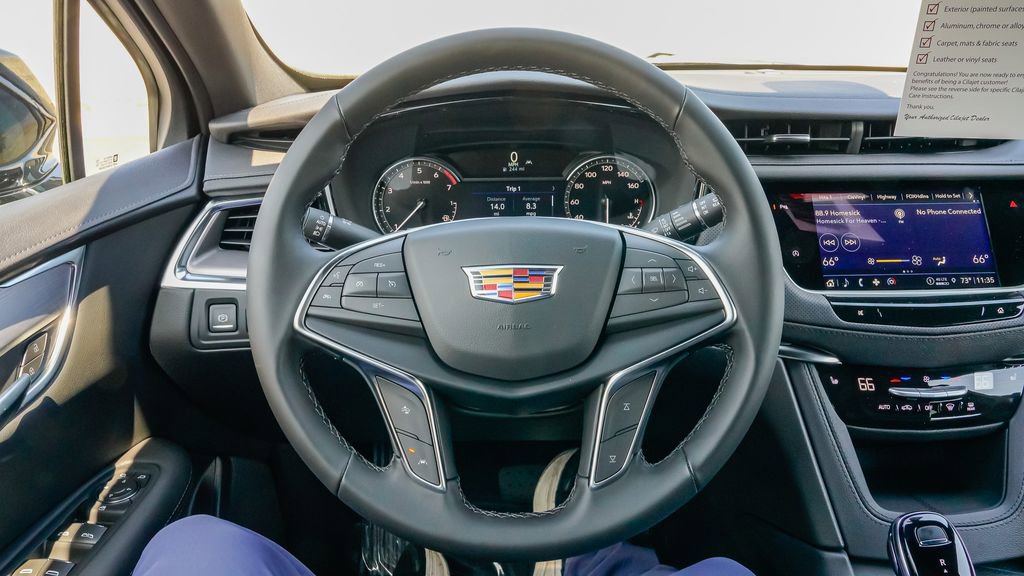 New 2026 Cadillac XT5 Luxury image 17