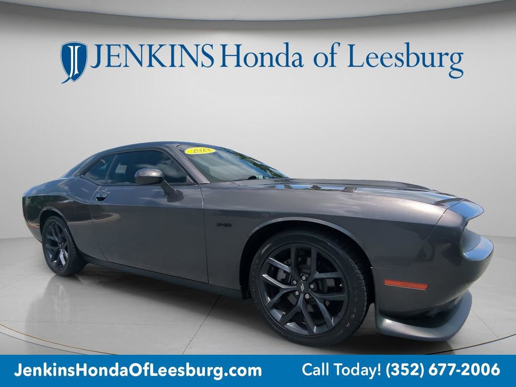 Used 2023 Dodge Challenger R/T w/ Plus Package image 1
