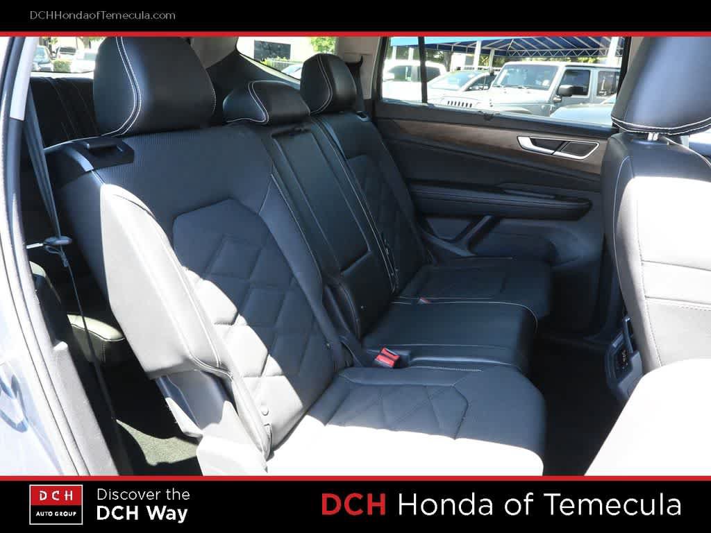 Used 2024 Volkswagen Atlas SE FWD image 21