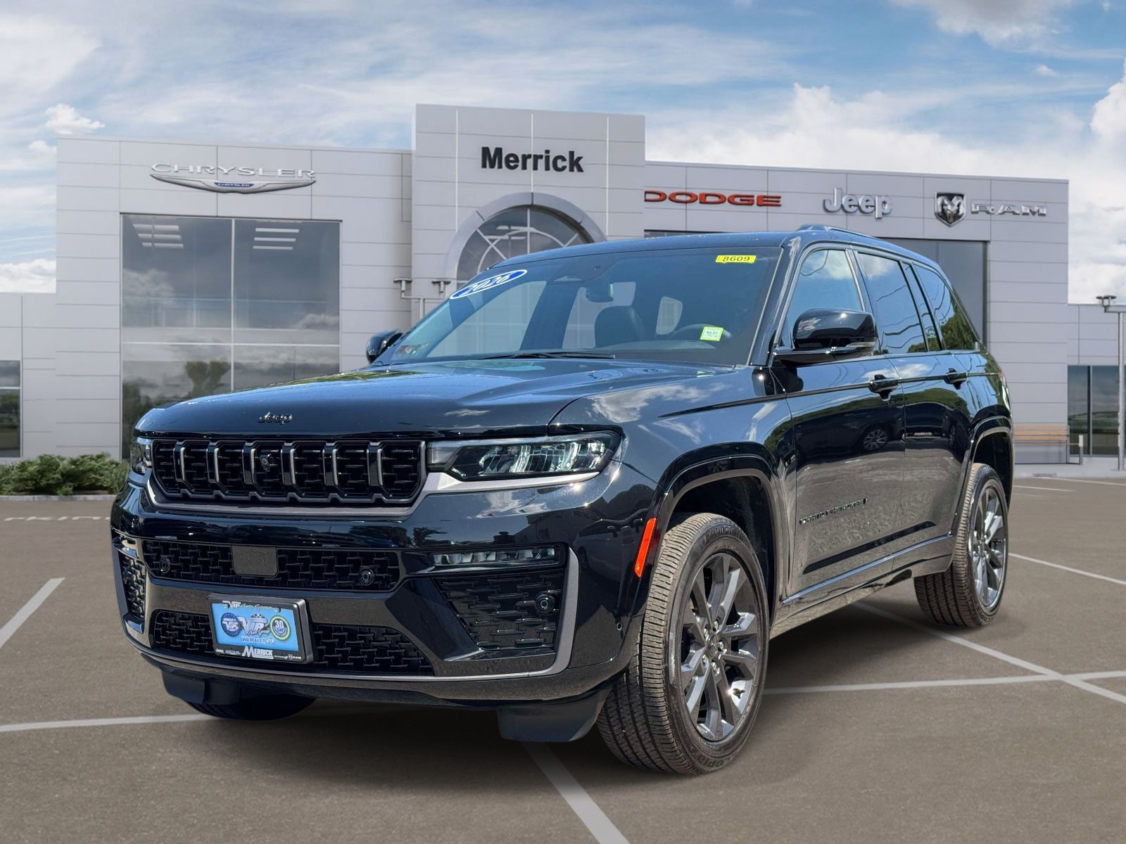 Used 2026 Jeep Grand Cherokee Limited AWD/4WD image 4