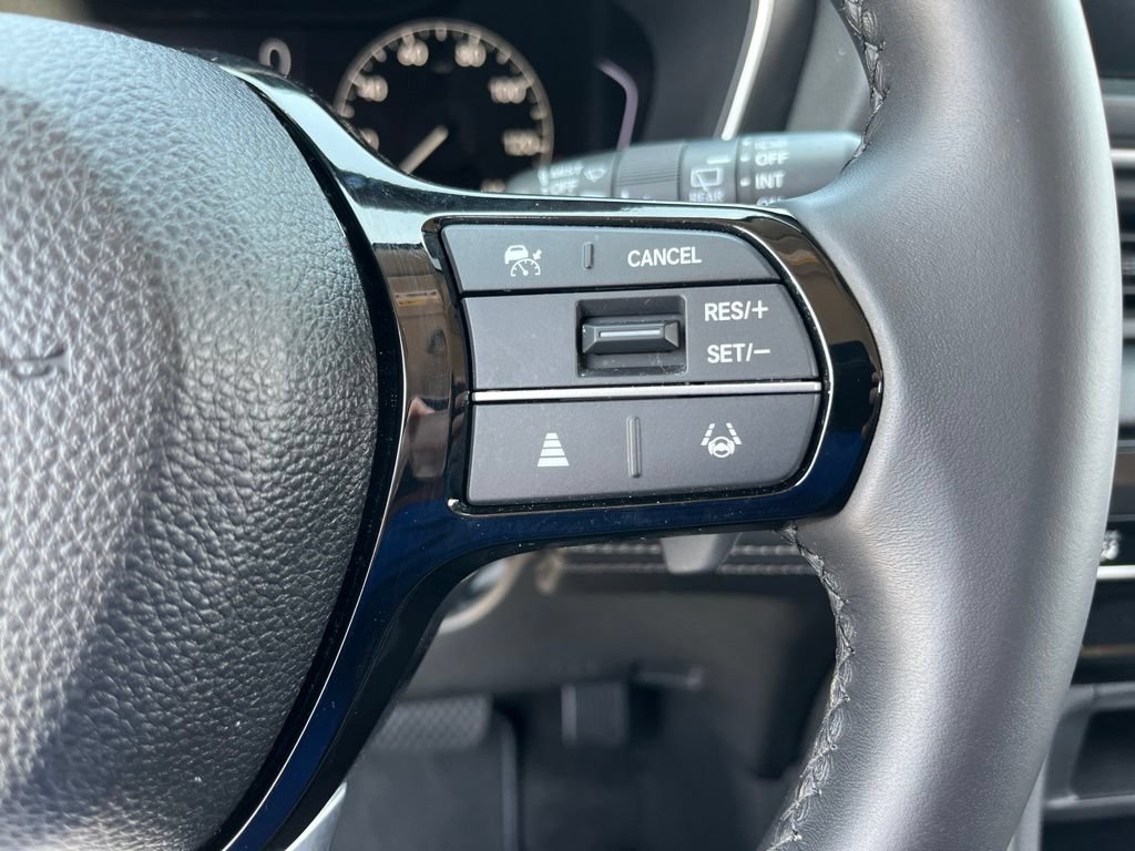 Certified 2025 Honda Pilot Touring image 23