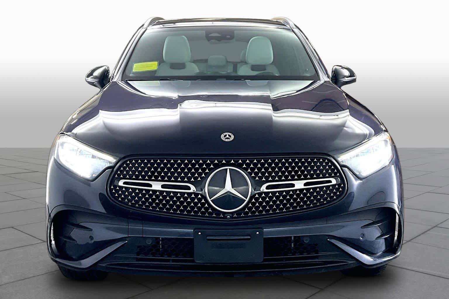 Used 2023 Mercedes-Benz GLC 300 4MATIC image 4