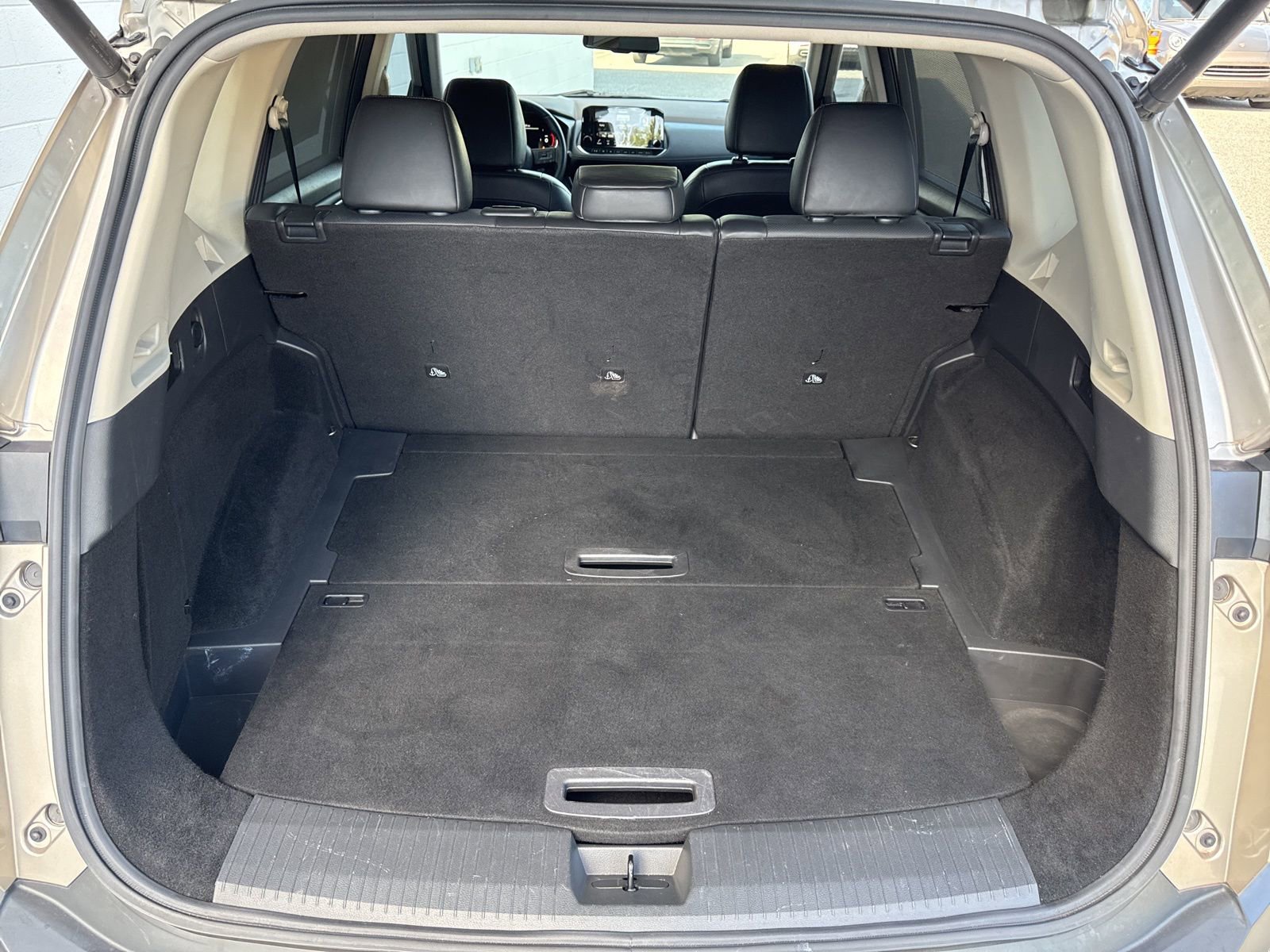 Used 2021 Nissan Rogue Platinum image 12