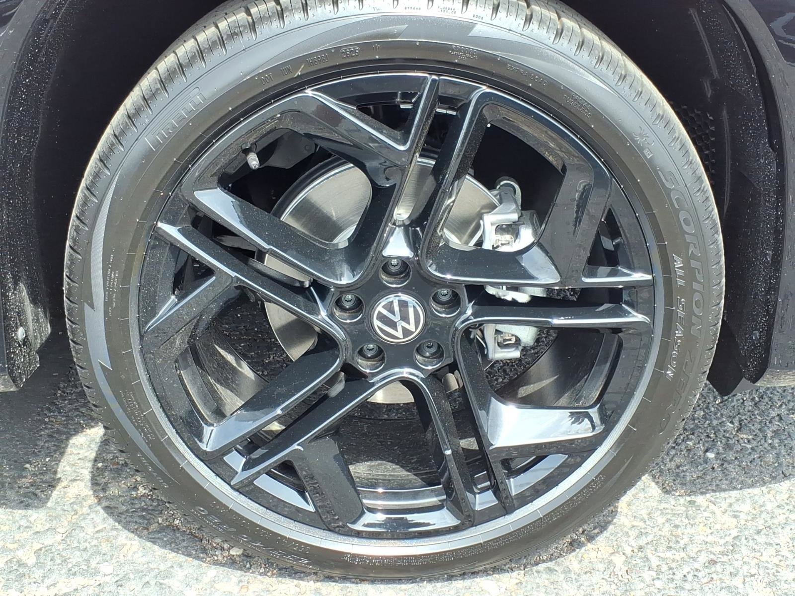 New 2026 Volkswagen Tiguan SE R-Line image 7