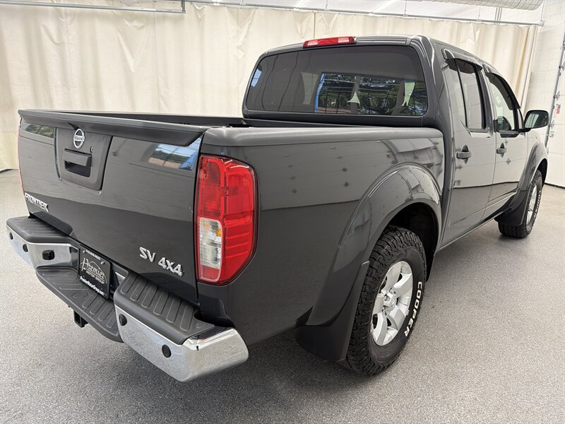 Used 2013 Nissan Frontier SV w/ SV Value Truck Pkg AWD/4WD image 5