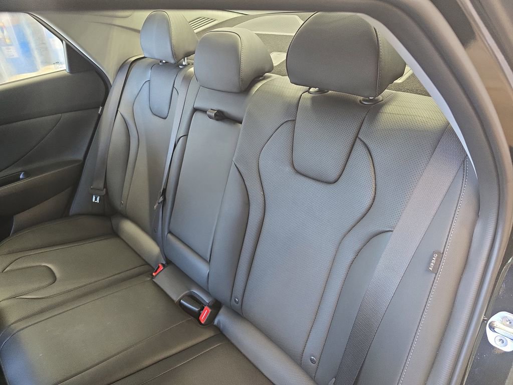 Certified 2025 Hyundai Elantra Limited image 14