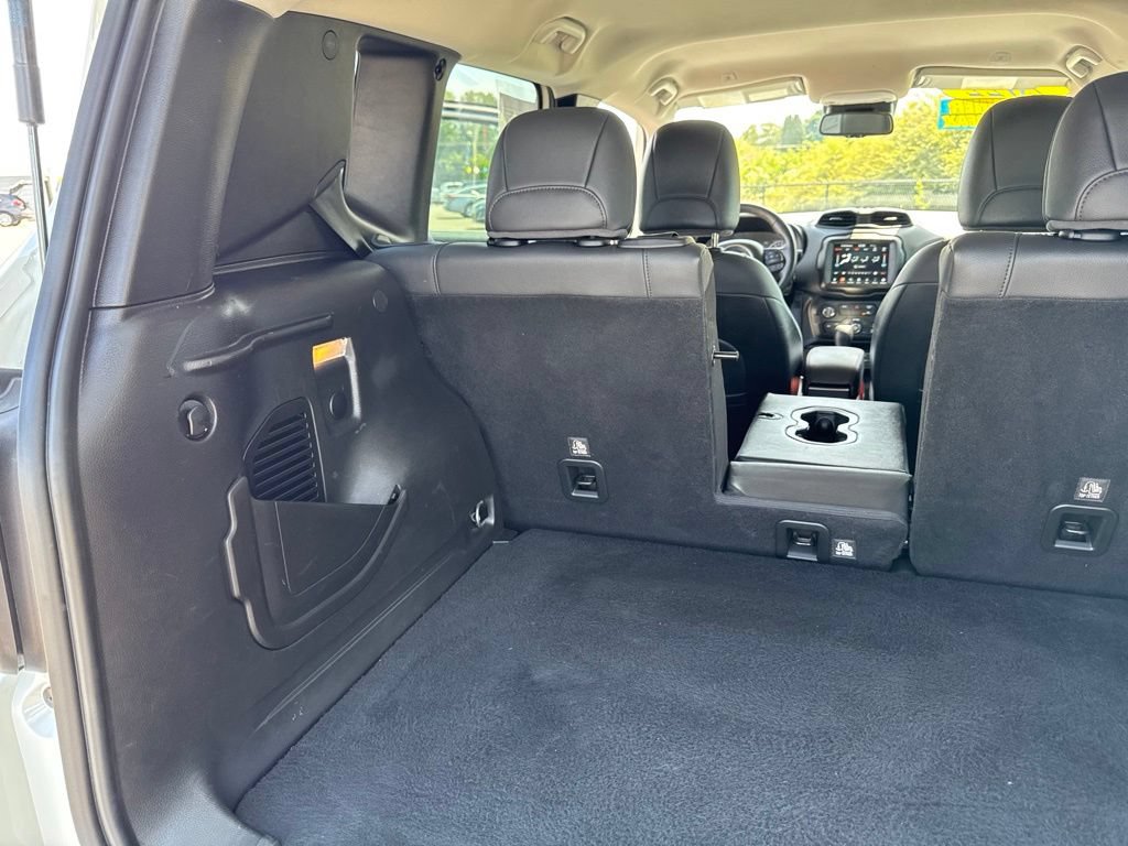 Used 2022 Jeep Renegade Trailhawk AWD/4WD image 38