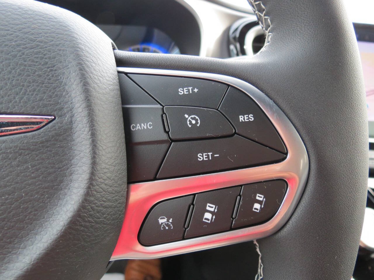 New 2026 Chrysler Pacifica Select FWD image 14