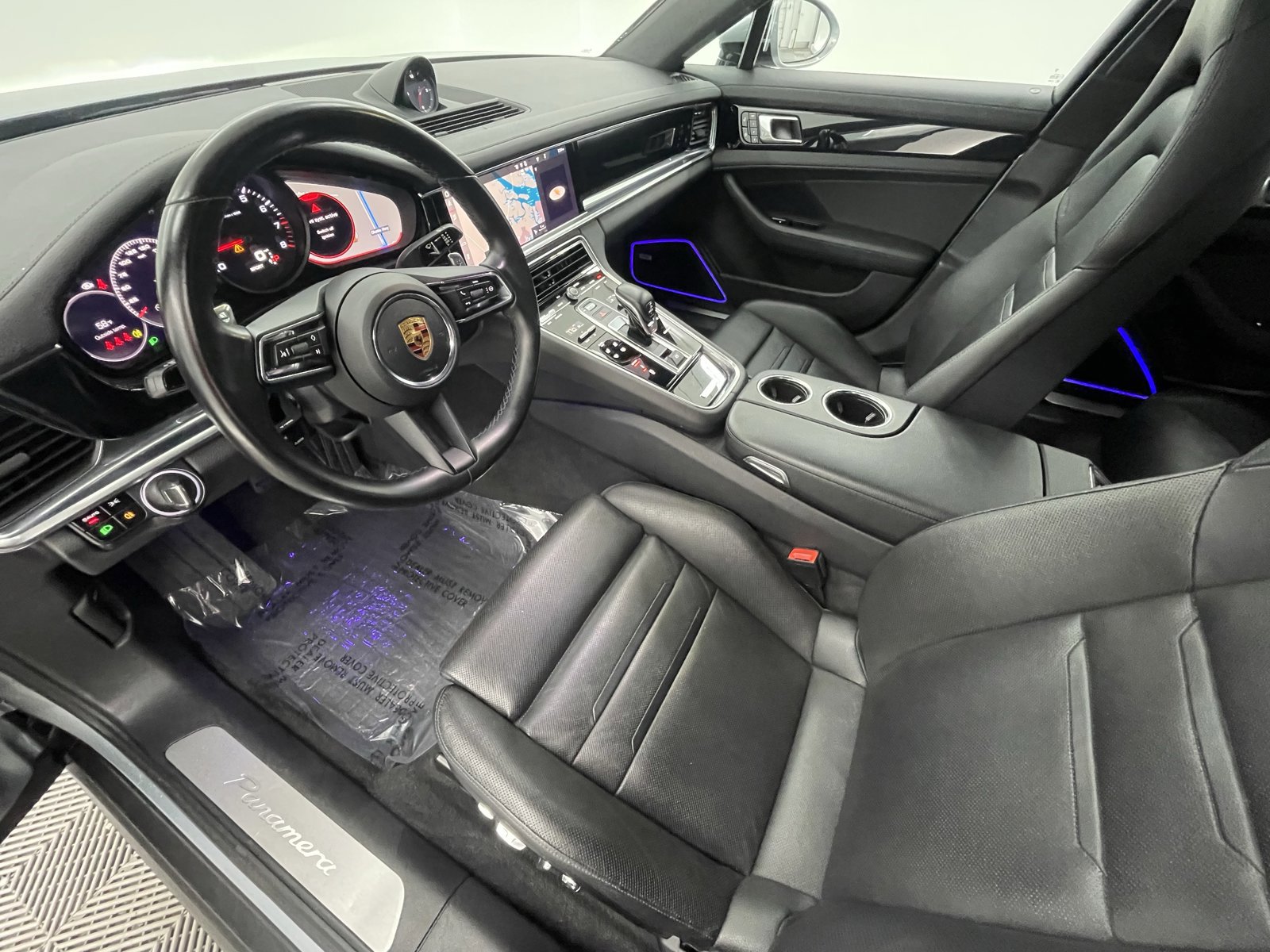 Certified 2021 Porsche Panamera image 4