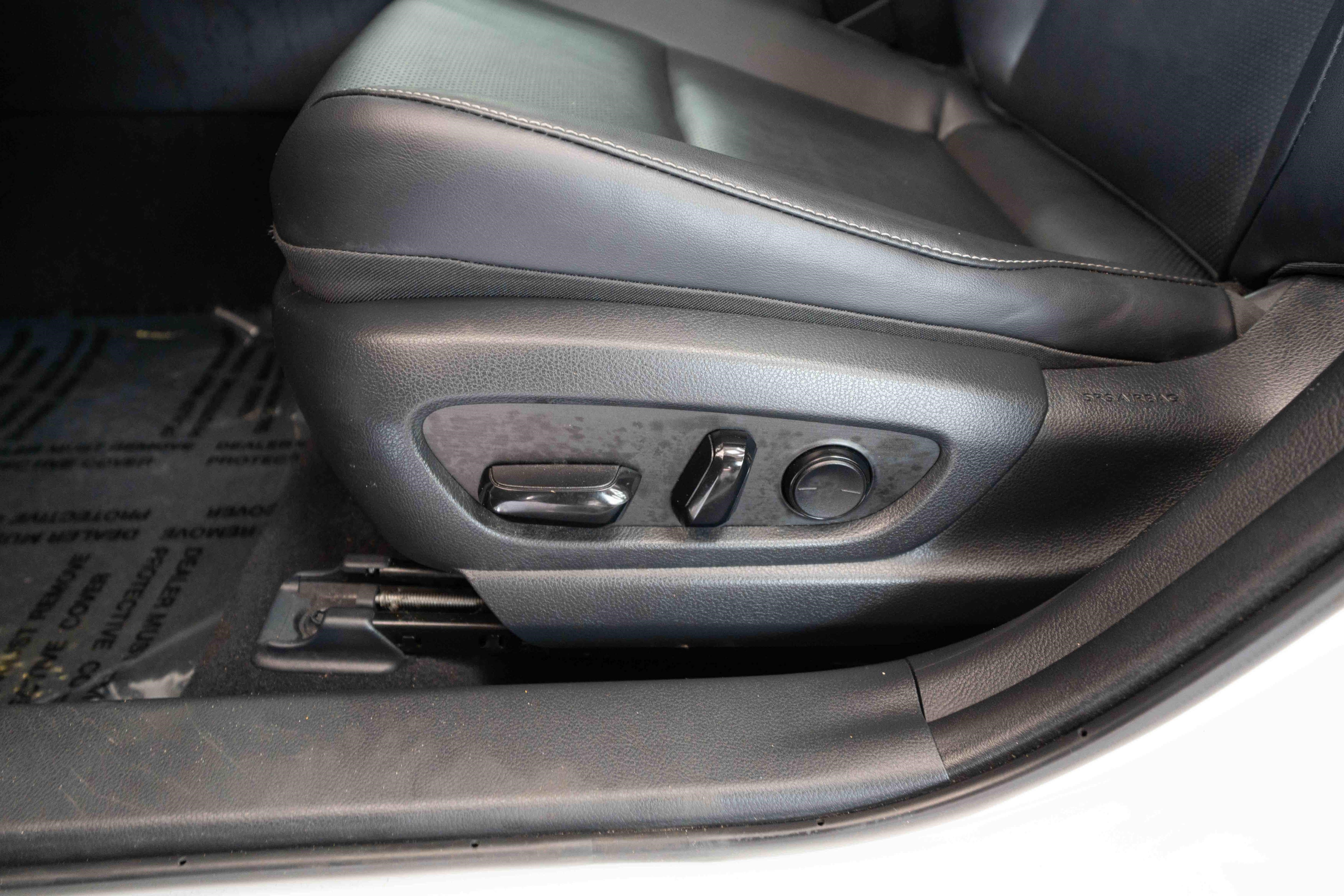 Used 2020 Lexus UX 250h w/ Premium Package AWD/4WD image 12