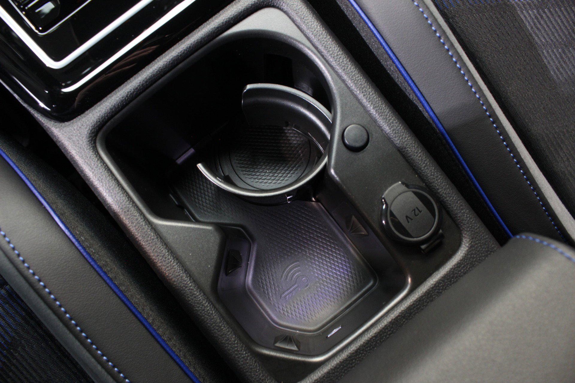 Used 2025 Volkswagen Golf R Black Edition w/ Euro Stye Package image 42