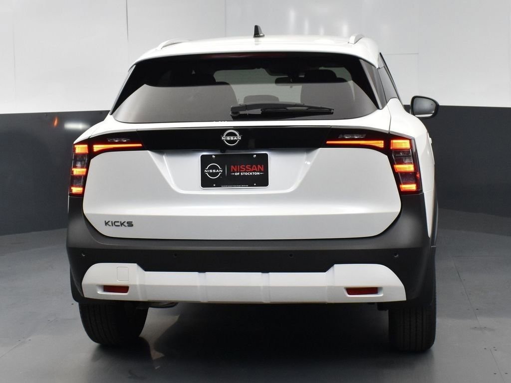 New 2026 Nissan Kicks SV image 7