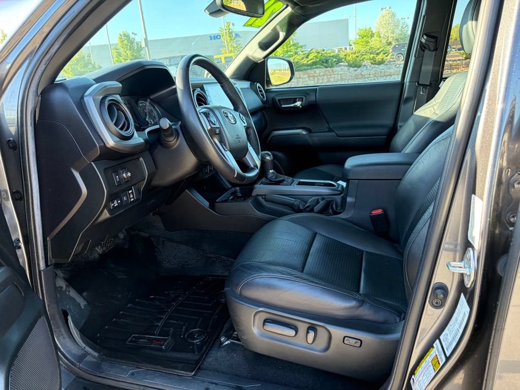Used 2021 Toyota Tacoma 4x4 Double Cab w/ Tacoma SR5 Package image 12