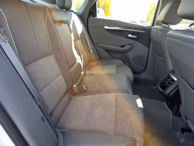 Used 2015 Chevrolet Impala LT w/ Convenience Package FWD image 20