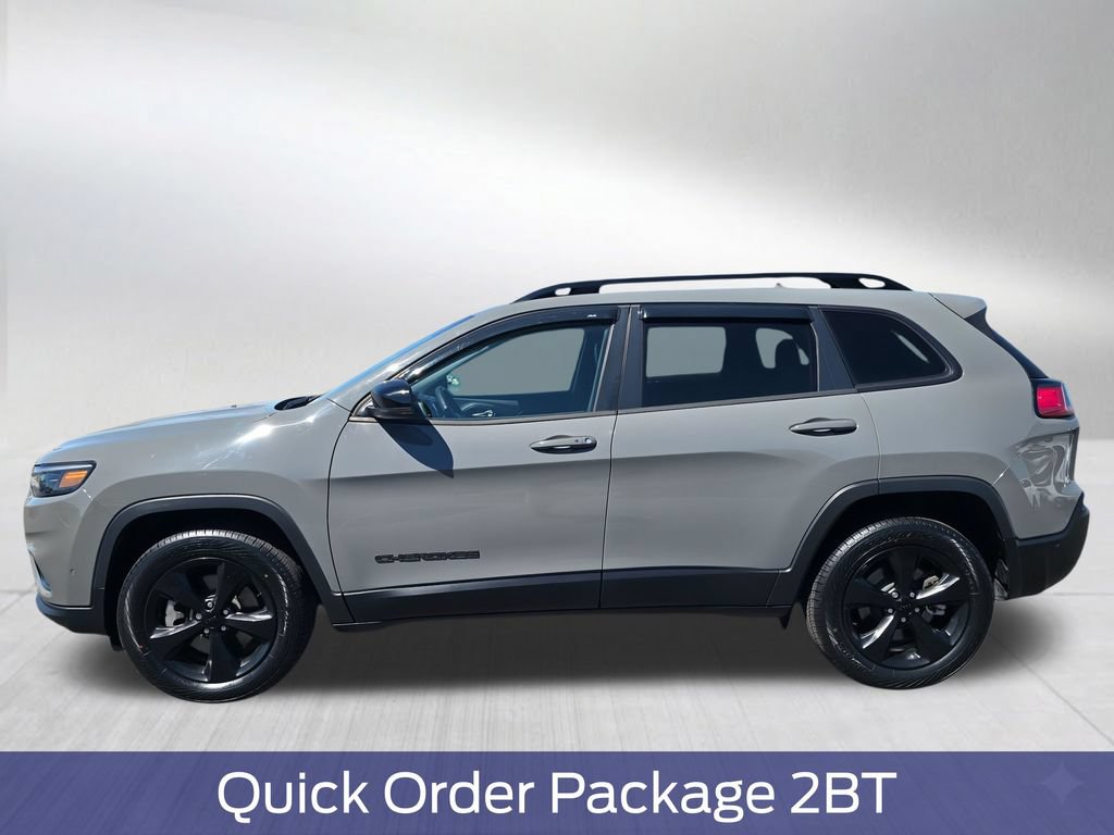 Used 2023 Jeep Cherokee Altitude Lux w/ Elite Group AWD/4WD image 3