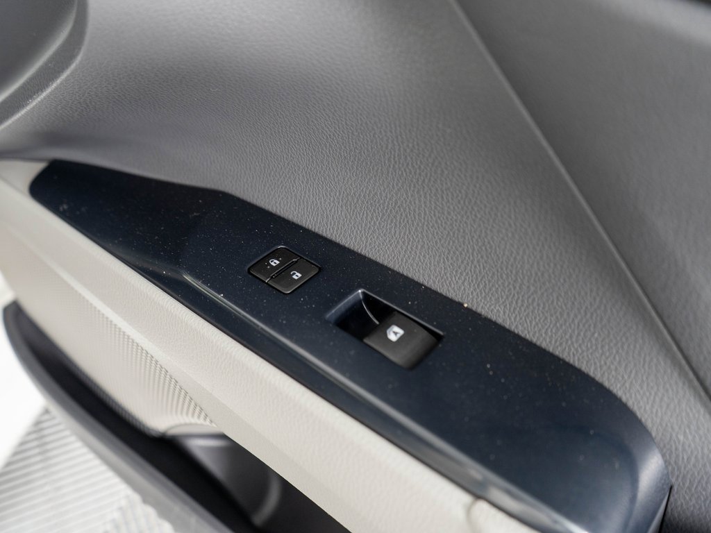 Used 2018 Toyota Camry LE w/ Moonroof Package image 9