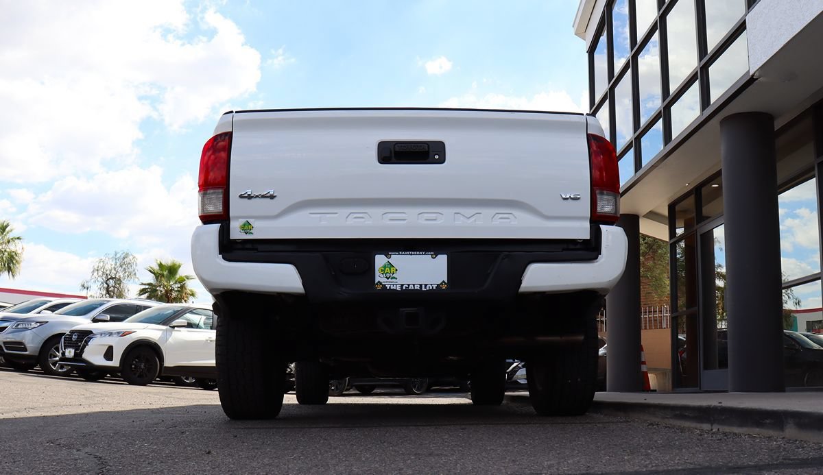 Used 2018 Toyota Tacoma SR w/ SR Convenience Package AWD/4WD image 12