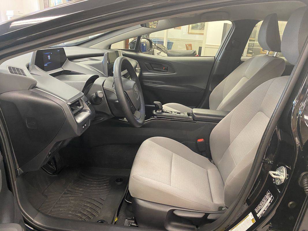 Used 2024 Toyota Prius LE image 5
