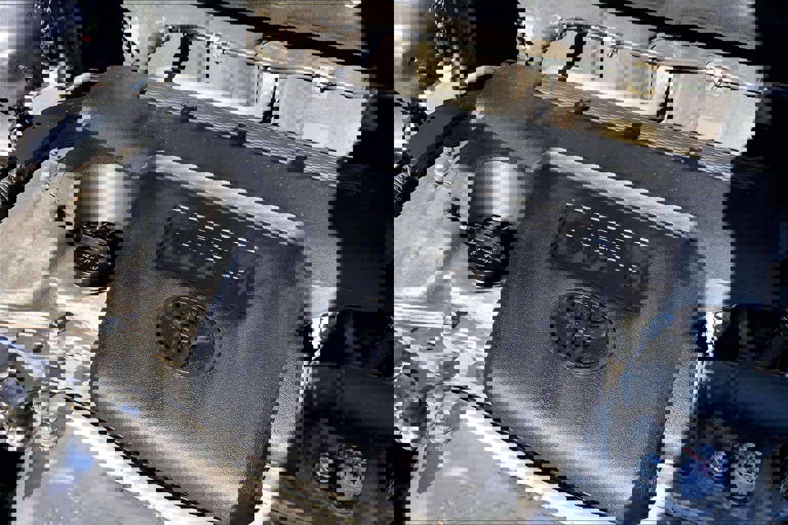 Used 2015 Toyota RAV4 LE image 28