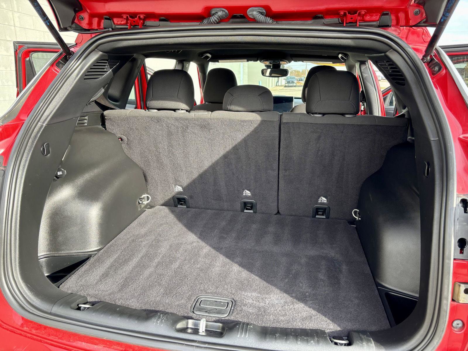 Used 2023 Jeep Compass Sport image 14